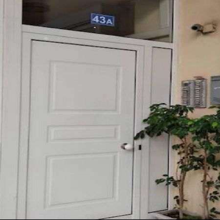 Отель House In The Center Of Piraeus Next To The Port And The Metro!! Экстерьер фото