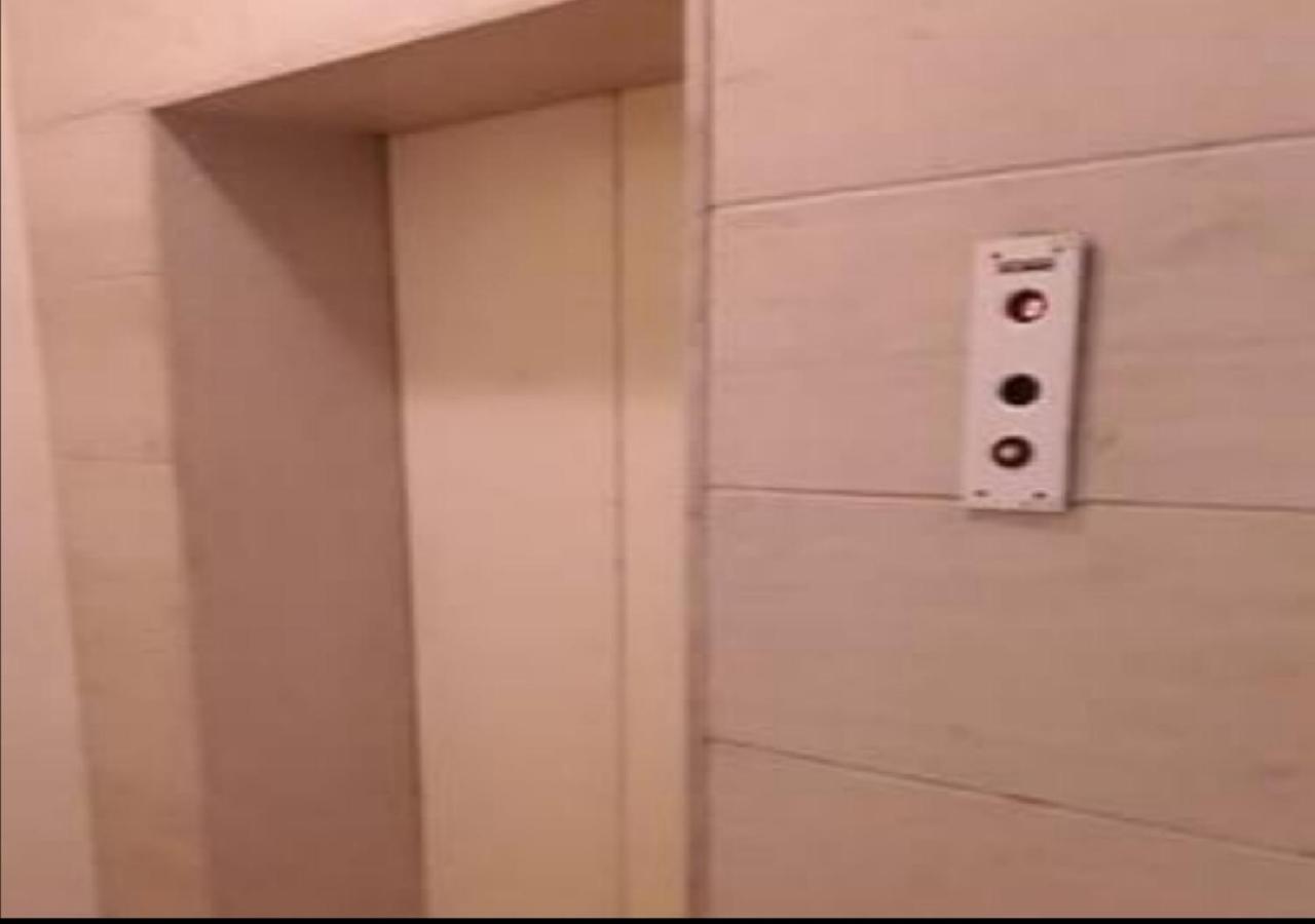 Отель House In The Center Of Piraeus Next To The Port And The Metro!! Экстерьер фото