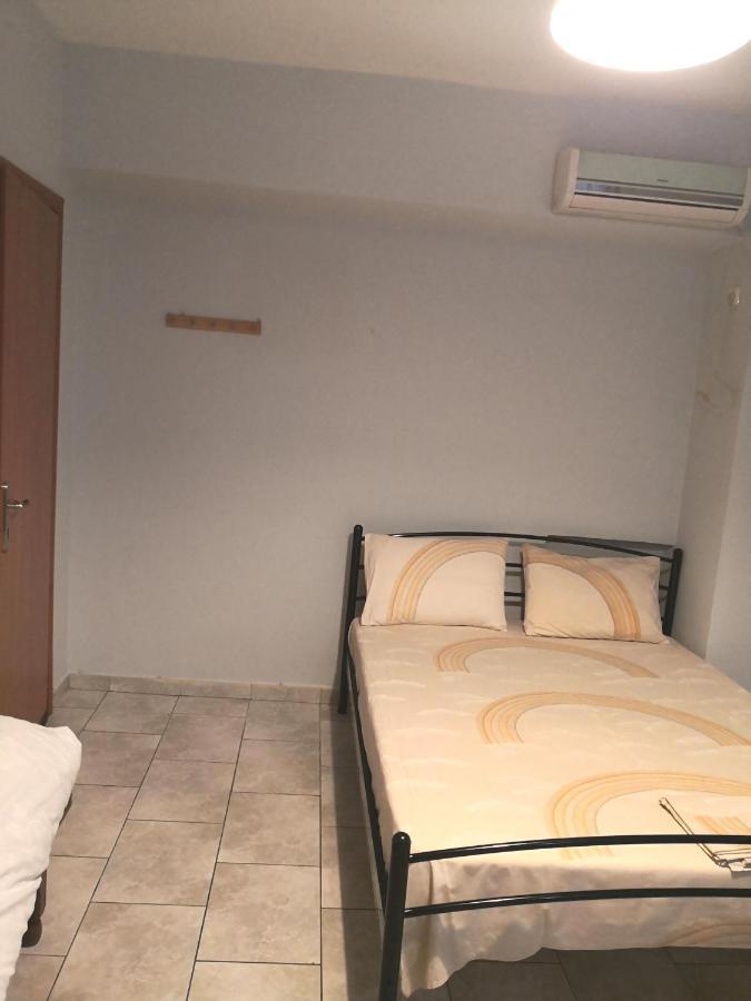Отель House In The Center Of Piraeus Next To The Port And The Metro!! Экстерьер фото